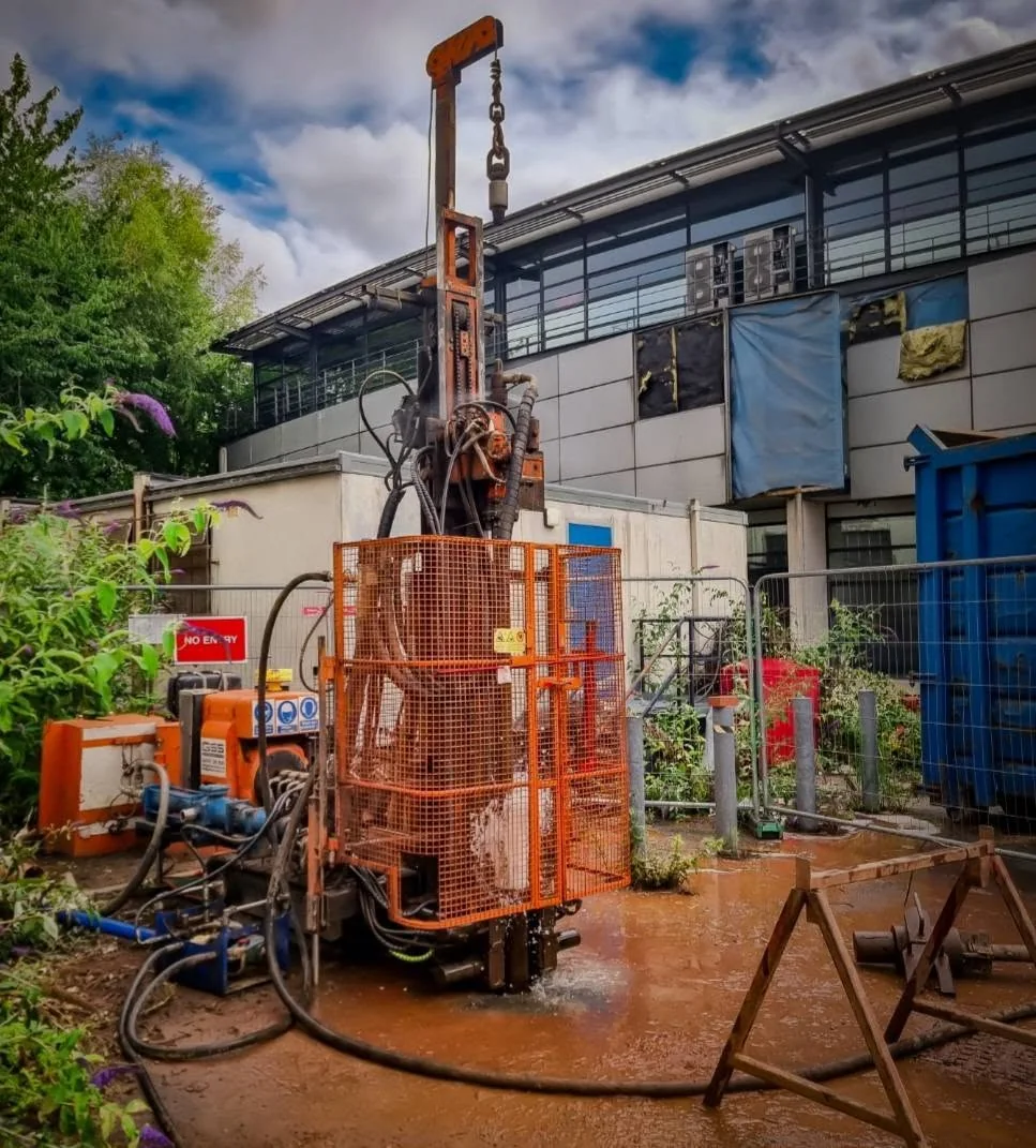 Rotary drilling rig